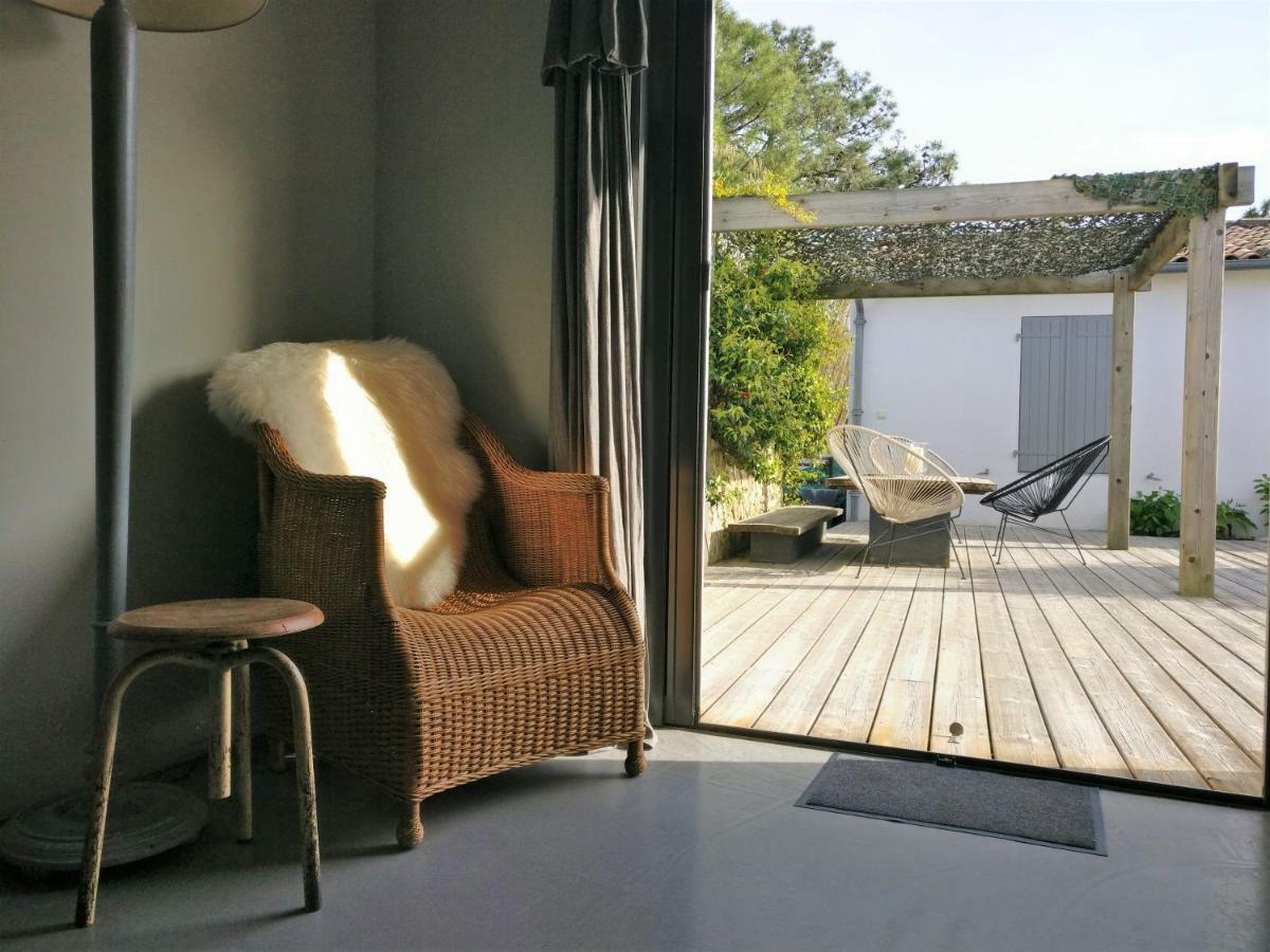 Derrière la plage : suite, patio et pergola Le Bois-Plage-en-Ré Esterno foto